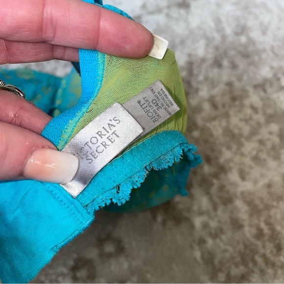 Victoria's Secret green and blue overlay push up bra Bio fit 34D in EUC - Picture 6 of 9